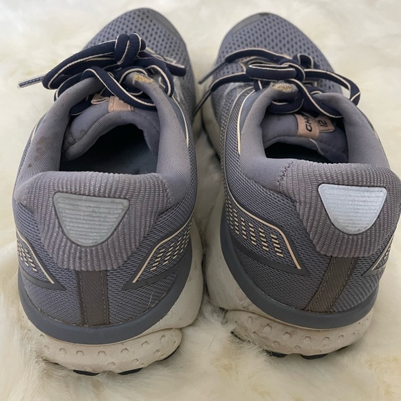 Brooks - Picture 3 of 3